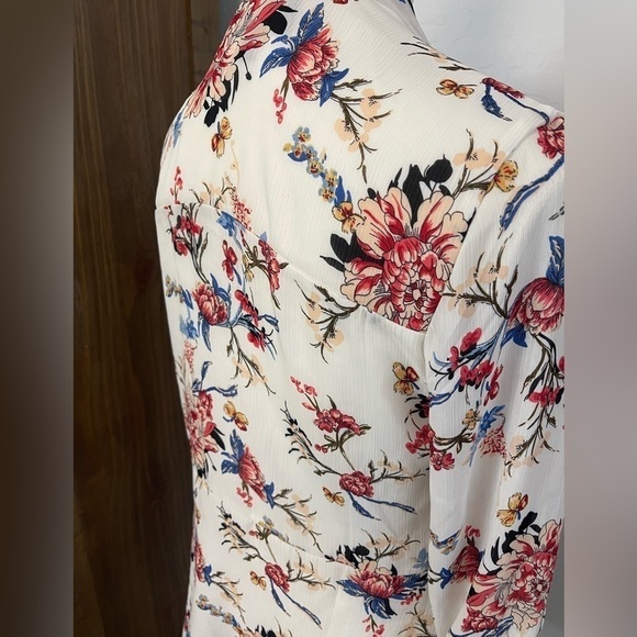 White Floral Kimono by Kaii - Picture 6 of 7